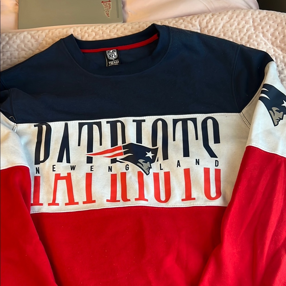 New England Patriots Colorblock Sweatshirt